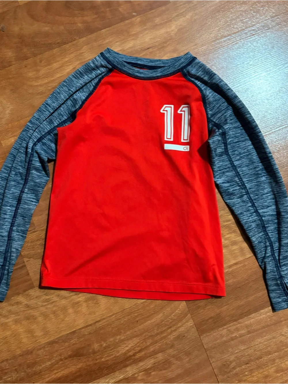 GAP Boys Dri Fit Long Sleeve Athletic Shirt Size 8